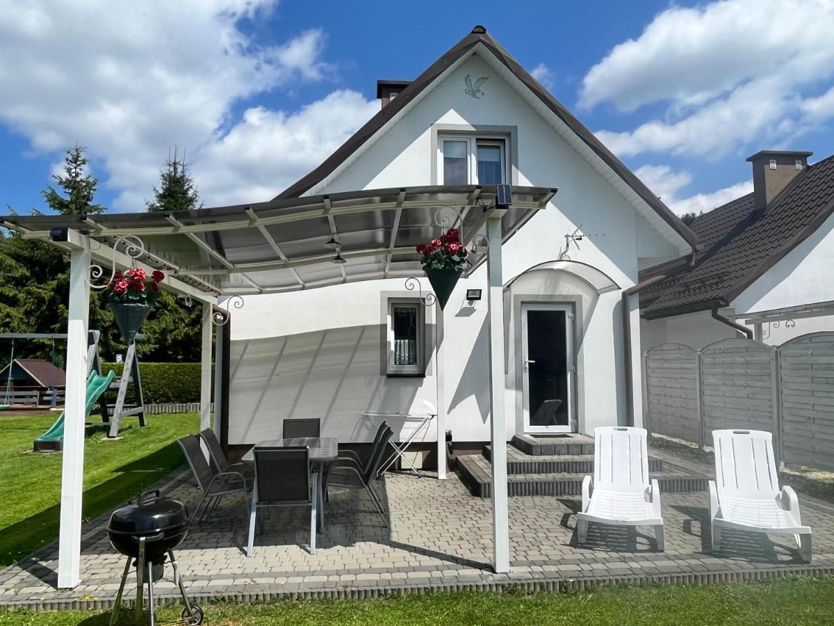 Domki Nad Stawem Uherce Uherce Mineralne Exterior foto