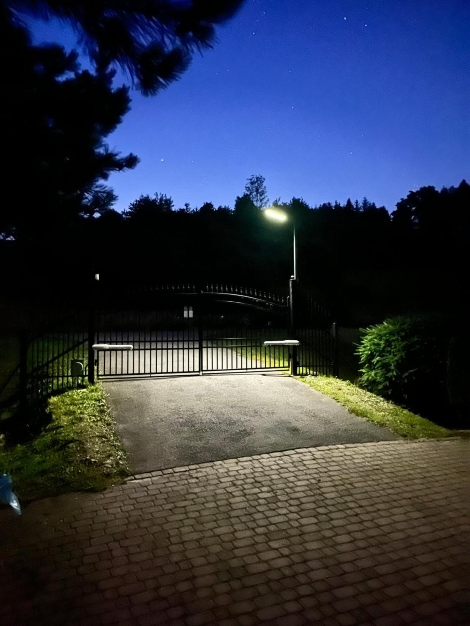 Domki Nad Stawem Uherce Uherce Mineralne Exterior foto